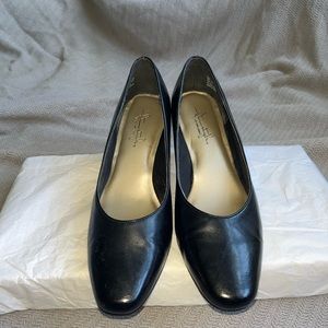 Black kitten heels leather hush puppies soft style